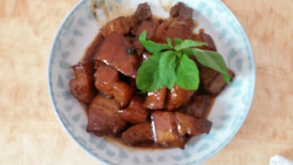 芳香四溢的红烧肉