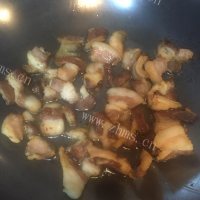 可口包菜干焖肉做法图解4)