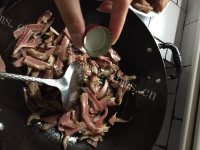 好吃的高粱粑粑炒腊肉做法图解9)