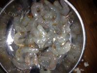 家常菜番茄炒虾仁做法图解1)