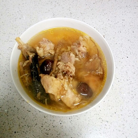 当归红枣炖鸡