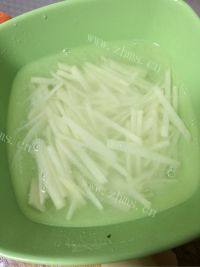 香脆的凉拌土豆丝做法图解2)