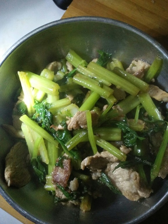 唇齿留香的芹菜炒肉