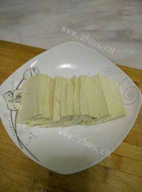 家常菜香椿拌豆腐做法图解4)