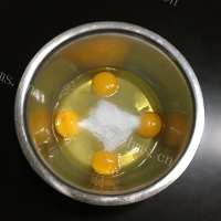 独特的老式鸡蛋糕做法图解1)