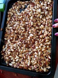 美味的椰蓉蜂蜜花生糖做法图解1)