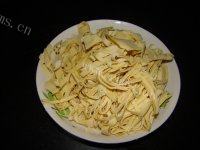 家常菜干豆腐炒韭菜做法图解1)
