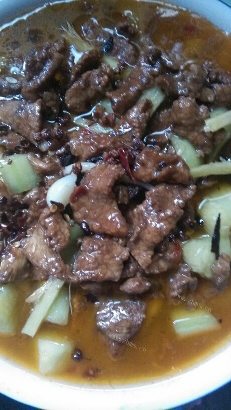 色泽鲜亮的水煮肉片