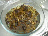 最爱的茶树菇排骨汤做法图解2)