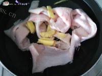家常小炒肉皮做法图解2)