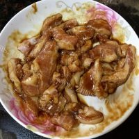 家常：炒猪颈肉做法图解3)