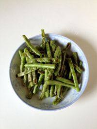 让人怀念的干煸四季豆做法图解4)