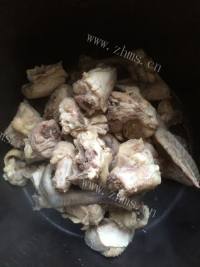 美味的香菇鸡蛋面做法图解3)