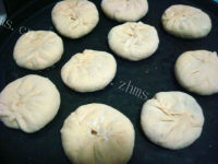 特色香菇白菜发面肉饼做法图解13)