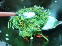 外婆教我做蒜茸荞菜做法图解6)