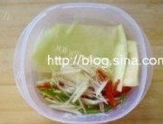 自制酸辣瓜皮卷做法图解2)