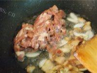 开胃青椒榨菜肉丝做法图解7)