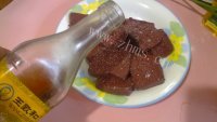 好吃的剁椒蒸猪血做法图解3)