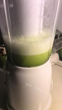 好喝的鲜榨柠檬芹菜萝卜汁做法图解9)