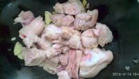 鲜美的南乳花生猪蹄煲做法图解7)