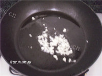 家常菜腊肉炒萝卜干做法图解6)