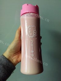 美味莓汁苹果奶昔做法图解6)