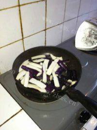 家常菜肉末茄子做法图解6)