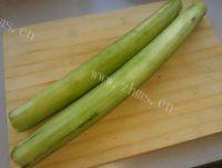 家常丝瓜烧豆腐做法图解1)