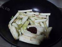 开胃的酱香茄子做法图解4)