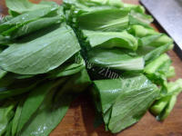 美味的菜芯山药龙骨汤做法图解2)