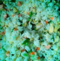 秀色可餐的火腿蛋炒饭做法图解5)