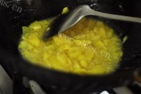 家常香酱土豆泥拌饭做法图解7)