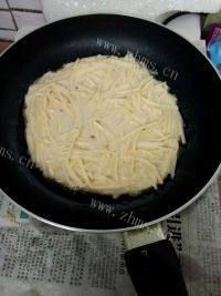 自己做的香煎土豆饼做法图解7)