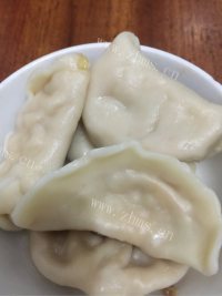 美味的白菜饺子做法图解9)