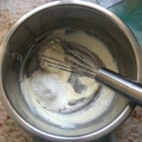 香气浓郁的奶油奶酪布丁做法图解2)