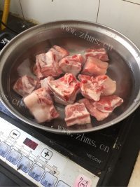 滋补的清炖排骨做法图解1)