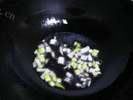 「DIY美食」辣白菜炒五花肉做法图解3)