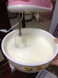 诱人的戚风杯子蛋糕做法图解3)