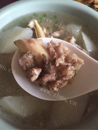 美味的萝卜大骨汤