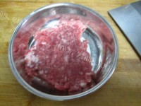家常菜肉末炒酸豆角做法图解2)