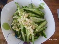 家常菜凉拌黄瓜条做法图解4)