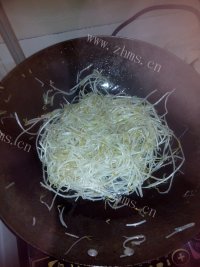 美味的豆芽炒面做法图解7)