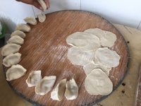 色泽鲜亮的芹菜猪肉饺子做法图解5)