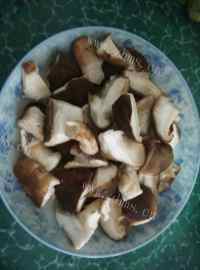 满口清香的香菇油菜做法图解3)