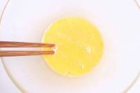 诱人的番茄鸡蛋饼做法图解4)