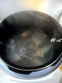 营养节瓜鱼片汤做法图解10)