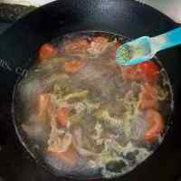 开胃健康的番茄榨菜肉丝汤的做法图解五