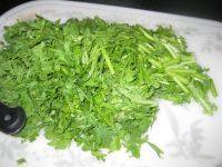 家常菜素炒茼蒿做法图解2)