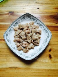 唇齿留香的重庆辣子肥肠做法图解2)