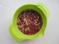 养生的红豆薏米山药汤做法图解1)